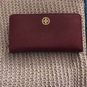 Tory Burch Robinson wallet